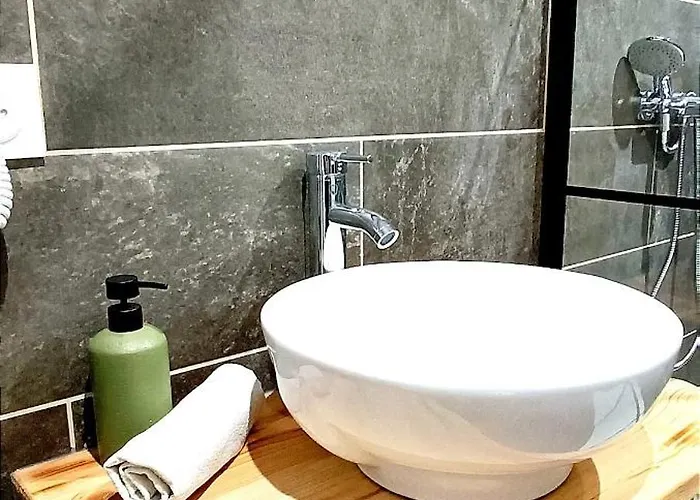 Perrutel - Entre Bastide Et Cite *